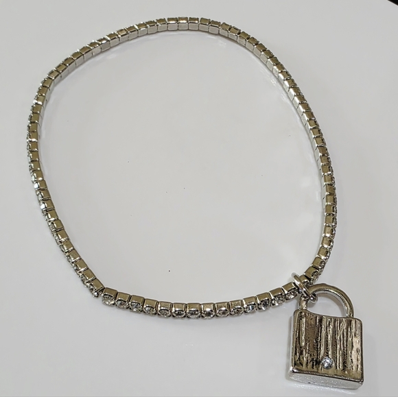 Silver GUESS Lock Charm Prong-set White Rhinestone Stretch OSFA Bracelet - Picture 6 of 7